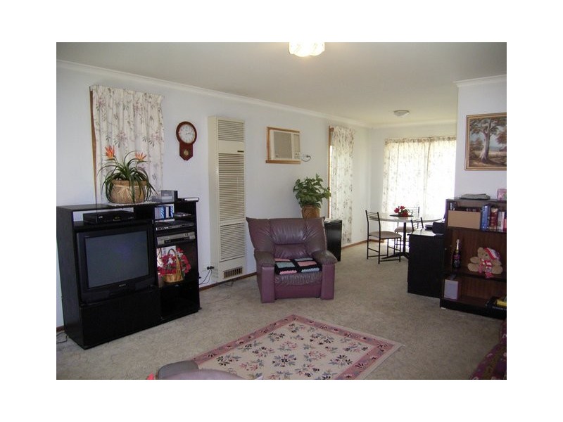 2/615 Prune Street, Lavington NSW 2641