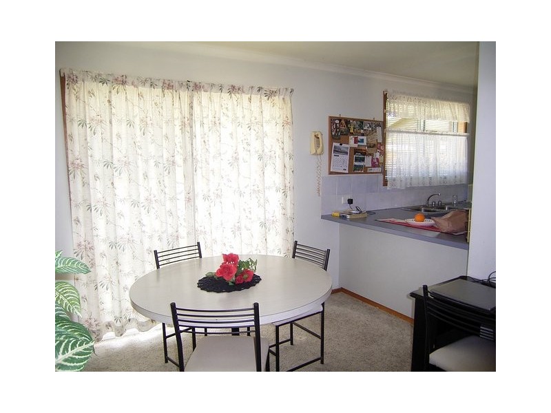 2/615 Prune Street, Lavington NSW 2641