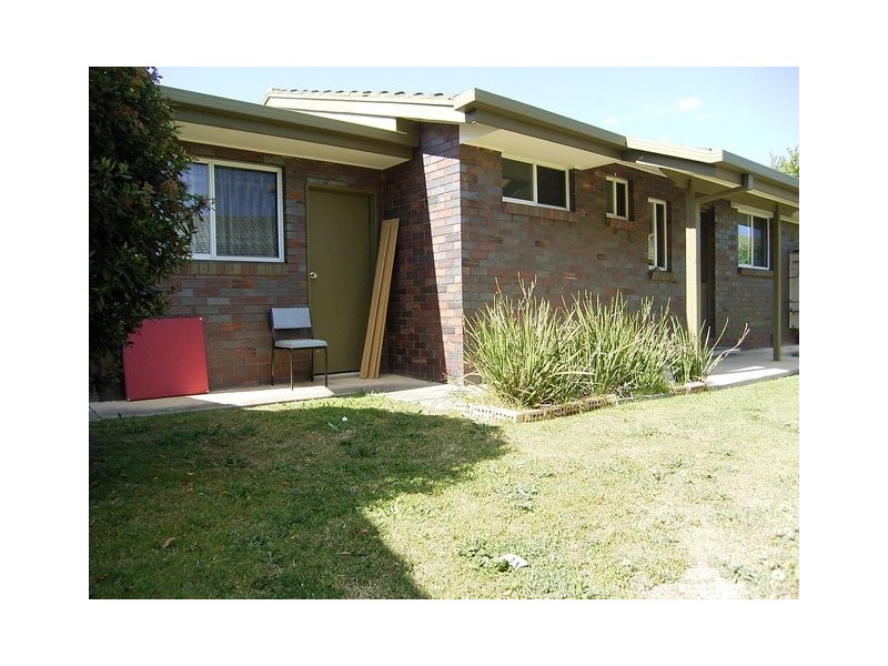 2/615 Prune Street, Lavington NSW 2641