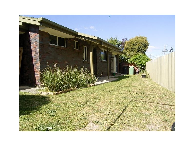 2/615 Prune Street, Lavington NSW 2641