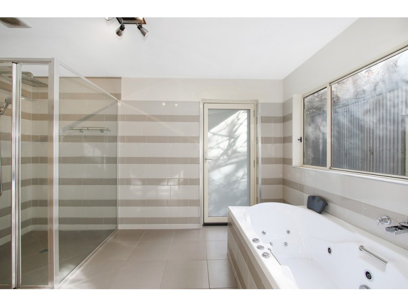 529 Hague Street, Lavington NSW 2641