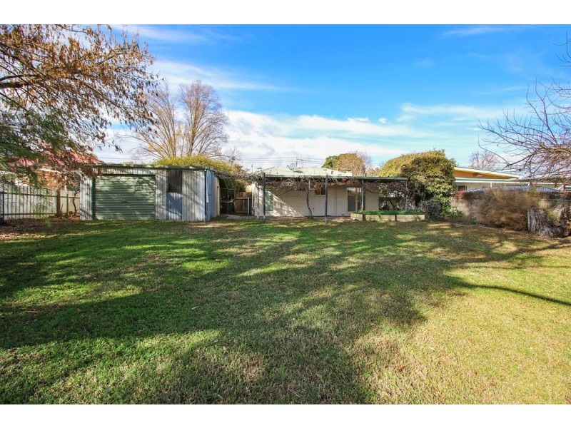 529 Hague Street, Lavington NSW 2641