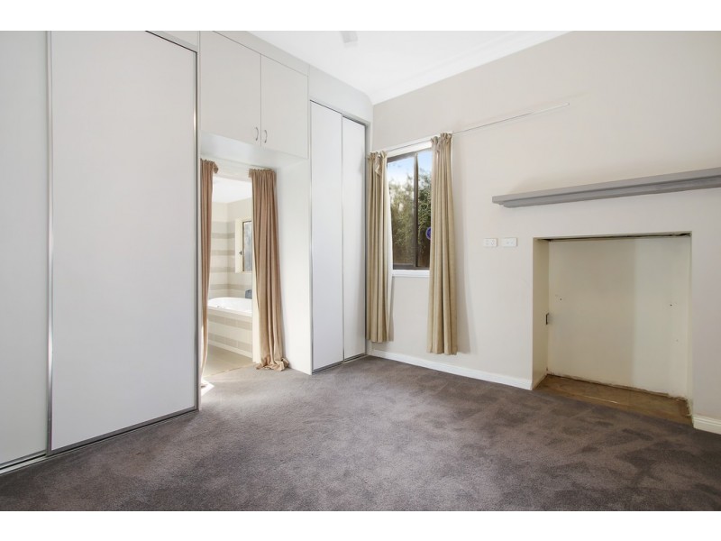 529 Hague Street, Lavington NSW 2641