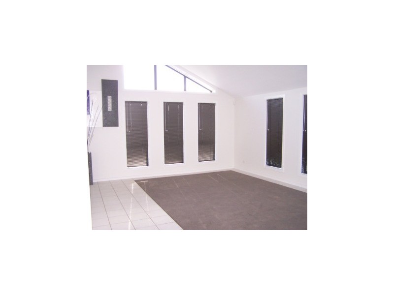 37 Kurrajong Crescent, West Albury NSW 2640