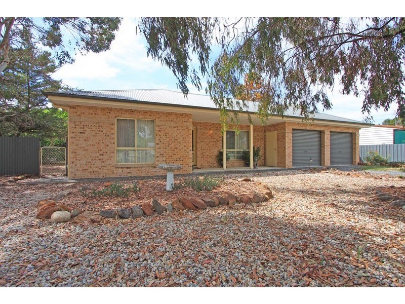 62 Read Street, Howlong NSW 2643