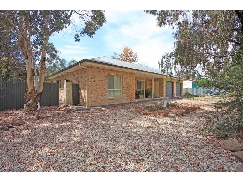 62 Read Street, Howlong NSW 2643