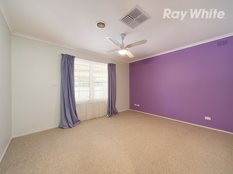 324 Christopher Court, Lavington NSW 2641