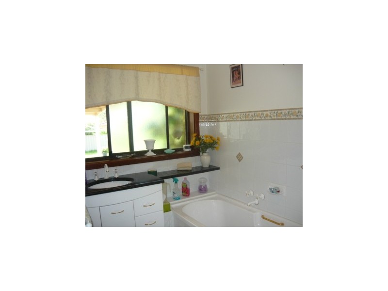 536 Webb Street, Lavington NSW 2641