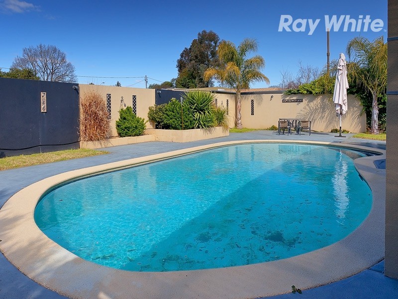 810 St James Crescent, Albury NSW 2640