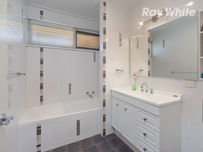 810 St James Crescent, Albury NSW 2640