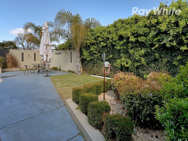 810 St James Crescent, Albury NSW 2640