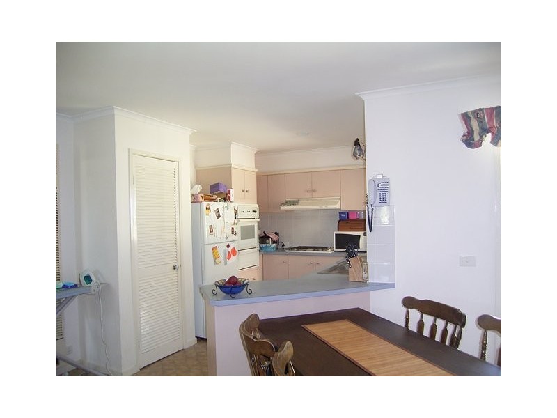 4 Dirru Crt, Lavington NSW 2641