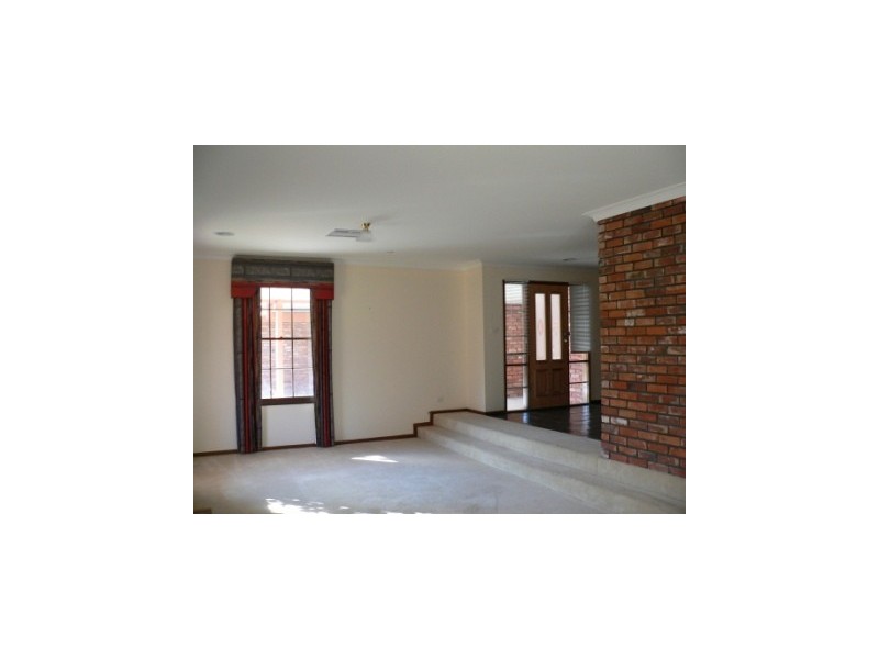 538 Spurrway Drive, West Albury NSW 2640