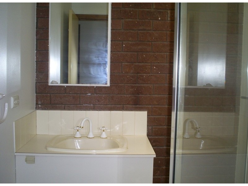 4/299 Kaitlers Road, Lavington NSW 2641