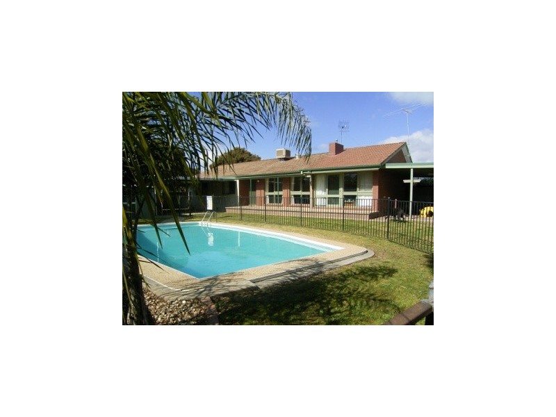 403 Dale Cres, Lavington NSW 2641