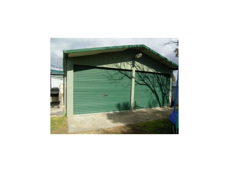 403 Dale Cres, Lavington NSW 2641