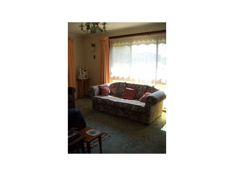 26 Hawkins St, Howlong NSW 2643