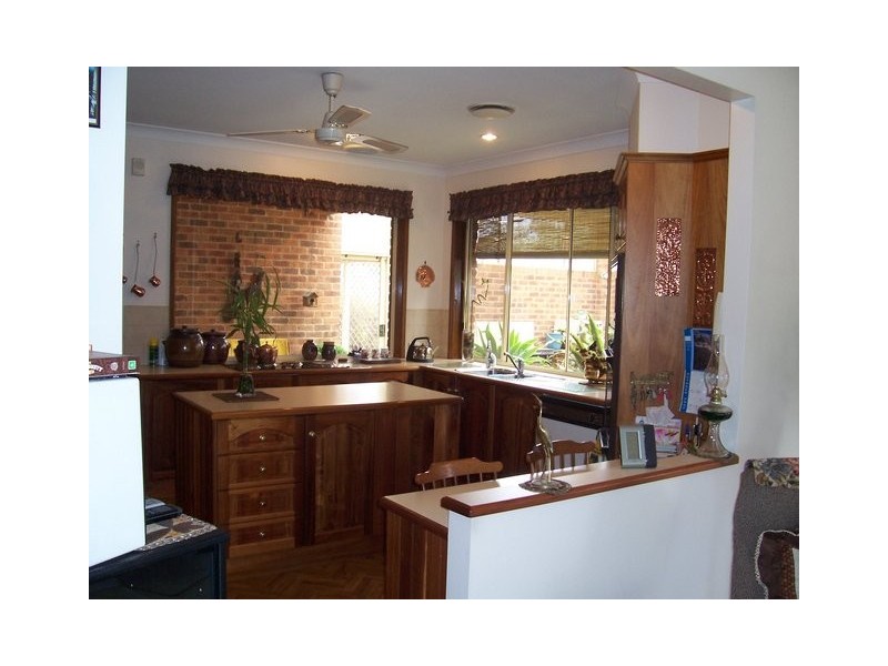 69 Federation Ave, Corowa NSW 2646