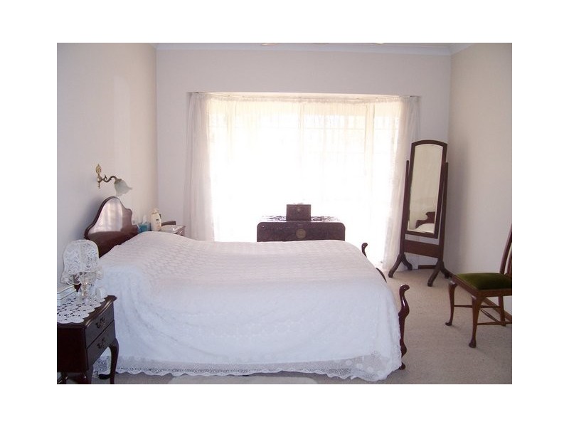 69 Federation Ave, Corowa NSW 2646