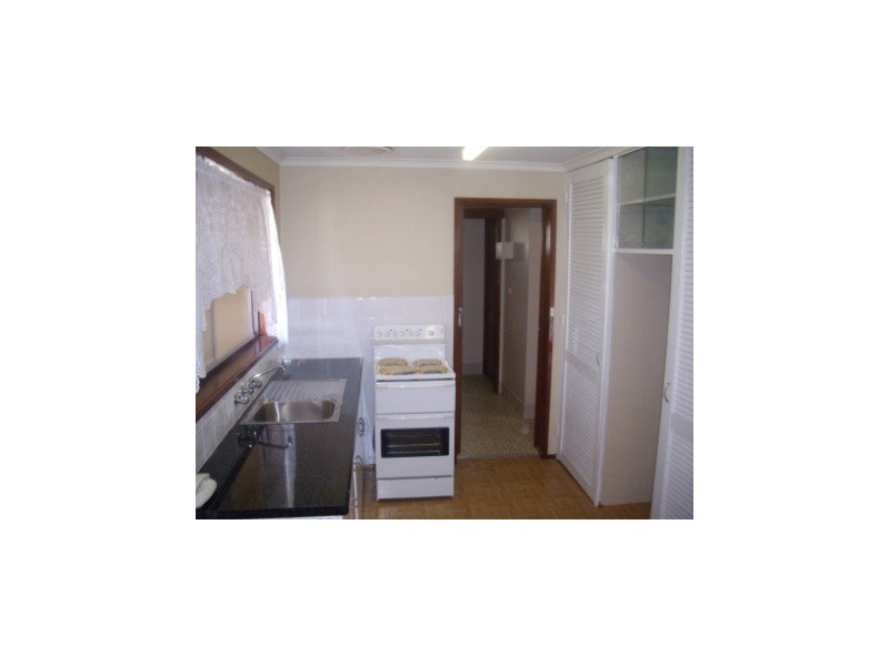 2/486 Kotthoff Street, Lavington NSW 2641
