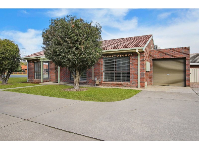1/425 Bevan Street, Lavington NSW 2641