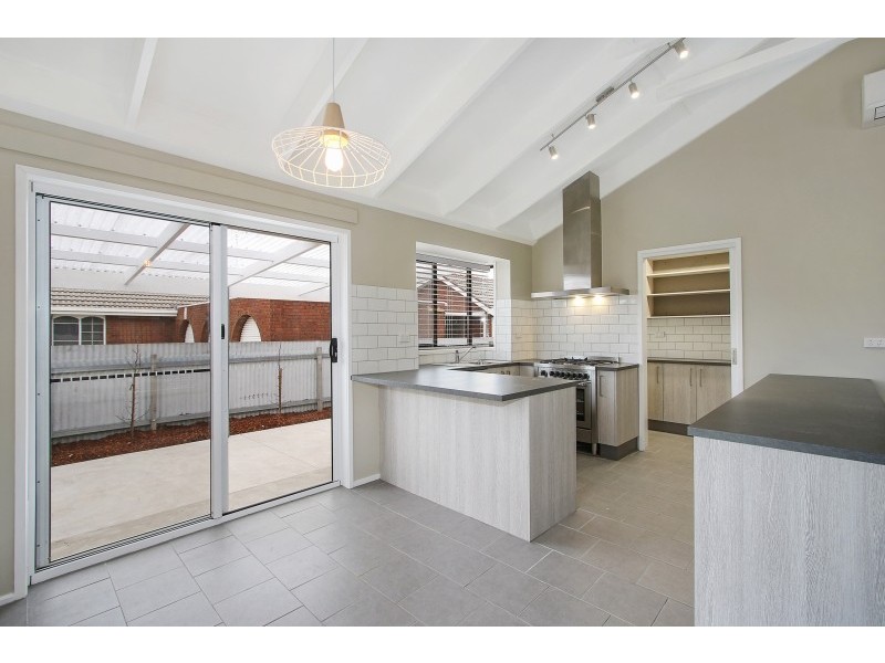 1/425 Bevan Street, Lavington NSW 2641