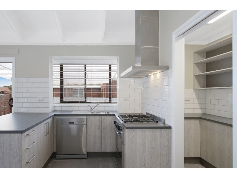 1/425 Bevan Street, Lavington NSW 2641