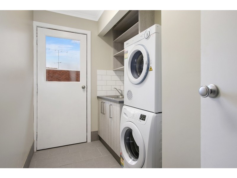 1/425 Bevan Street, Lavington NSW 2641