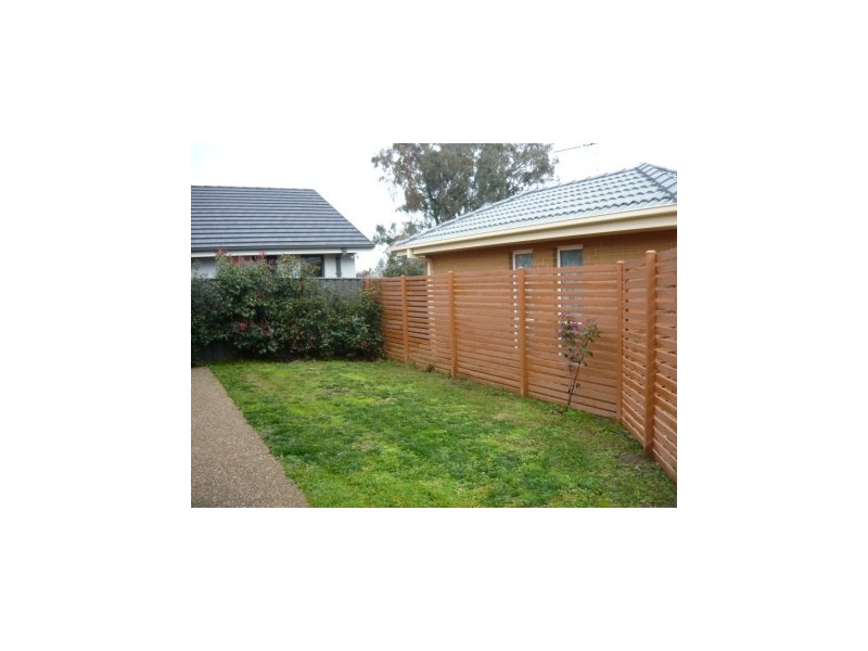 43 Kurrajong Crescent, West Albury NSW 2640