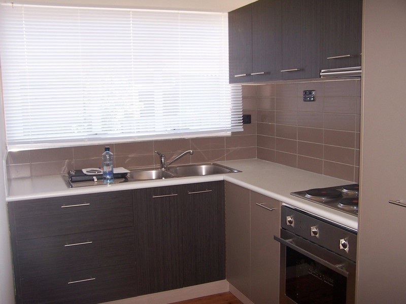 2/393 Griffith Road, Lavington NSW 2641