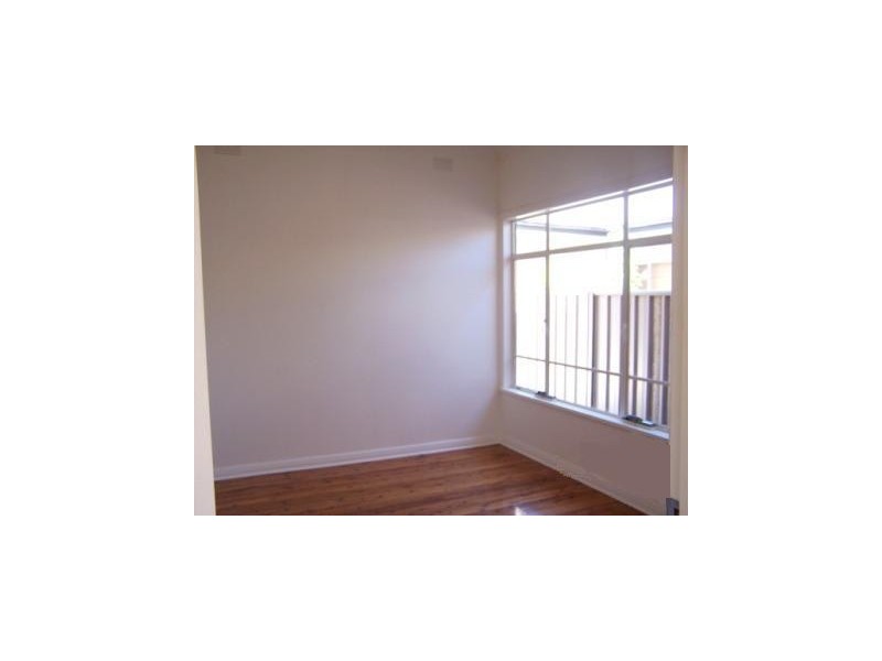 2/393 Griffith Road, Lavington NSW 2641