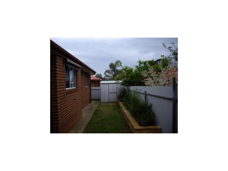 1/267 Kaitlers Road, Lavington NSW 2641