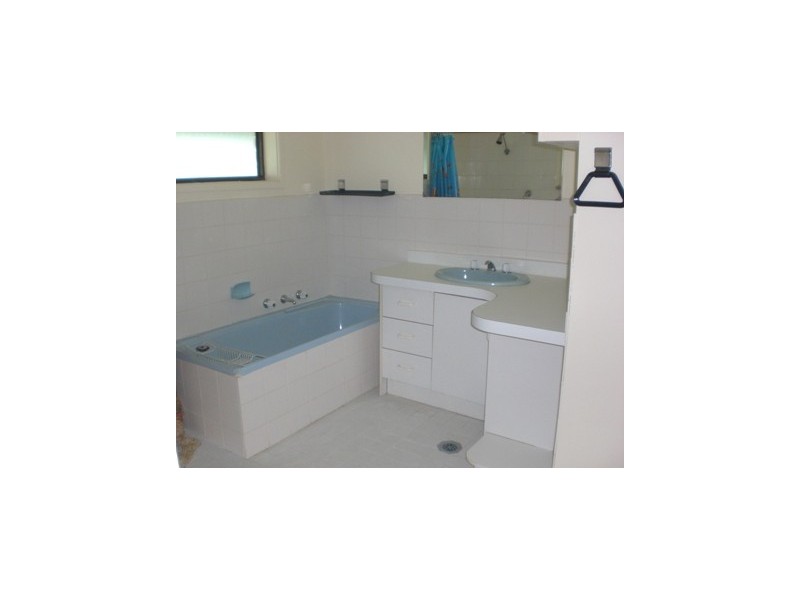 106 Pearce Street, Howlong NSW 2643