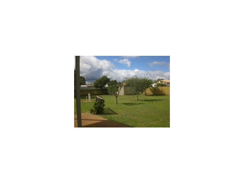 106 Pearce Street, Howlong NSW 2643