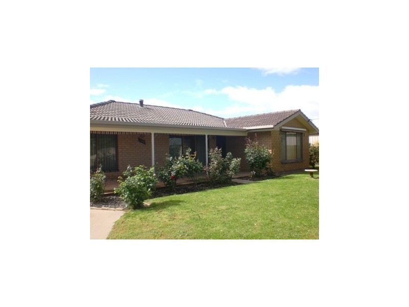 106 Pearce Street, Howlong NSW 2643