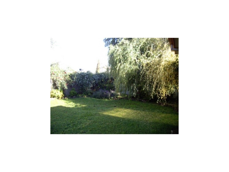 372 Poplar Drive, Lavington NSW 2641
