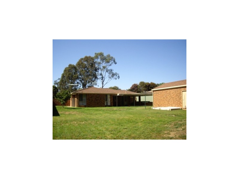 2 Eucalypt Court, Thurgoona NSW 2640