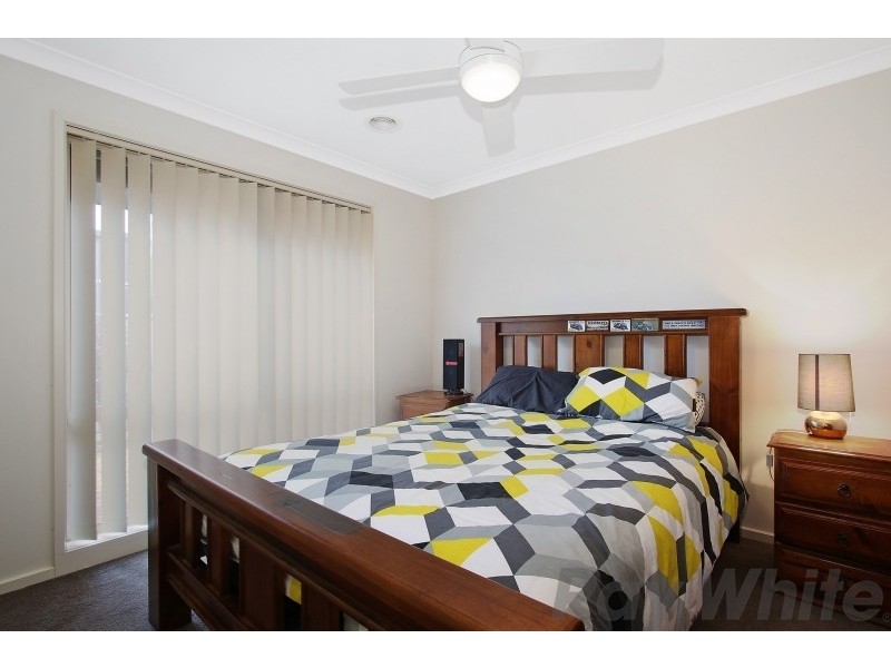 9 Oxford Drive, Thurgoona NSW 2640