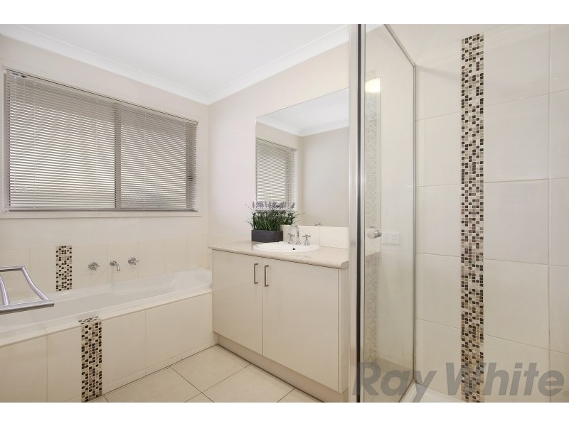 9 Oxford Drive, Thurgoona NSW 2640