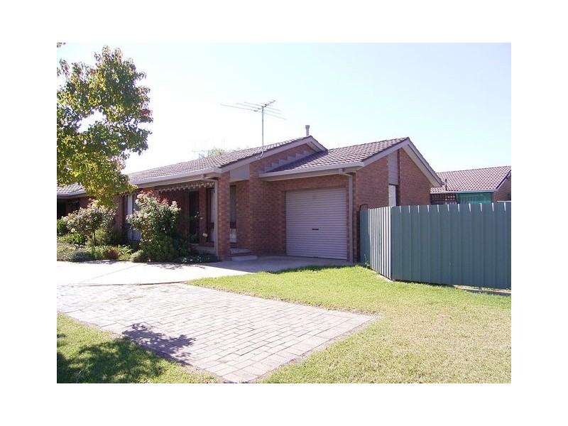 1/426 Bevan Street, Lavington NSW 2641