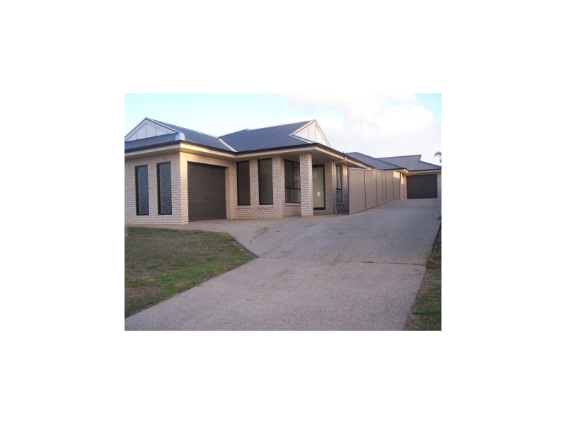 2/233 Vickers Road, Lavington NSW 2641
