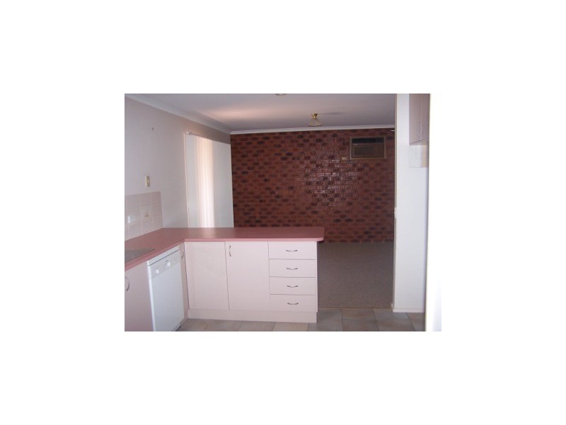 2/4 Rachel Court, Lavington NSW 2641