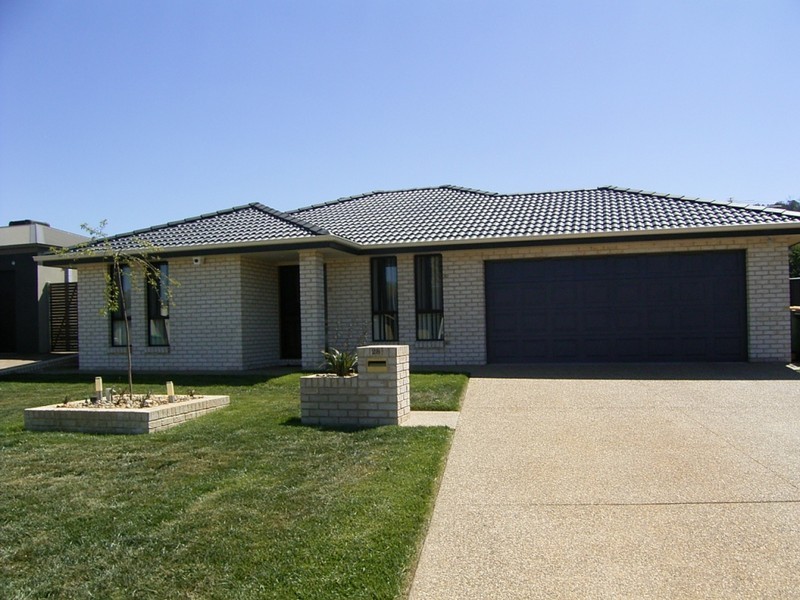 28 Dalbirra Place, Lavington NSW 2641