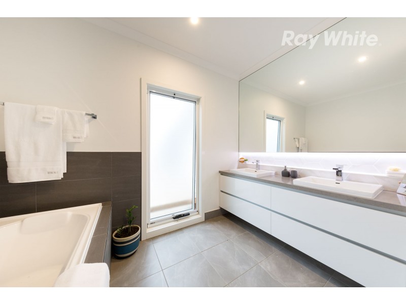 2 Regent Street, Ettamogah Rise, Springdale Heights NSW 2641