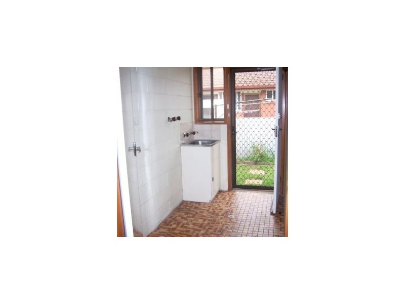 2/612 Hague St, Lavington NSW 2641