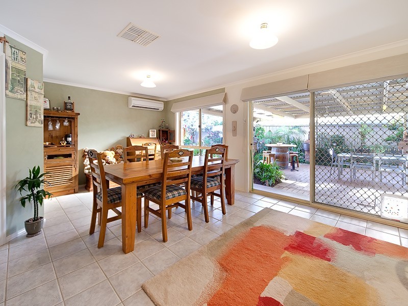 8 Bartholomew St, Albury NSW 2640