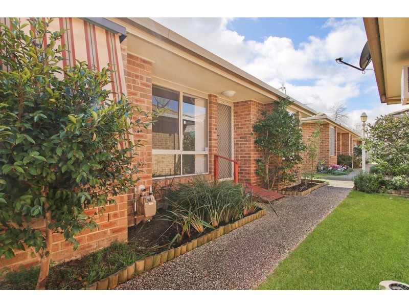 8/478 Breen Street, Lavington NSW 2641