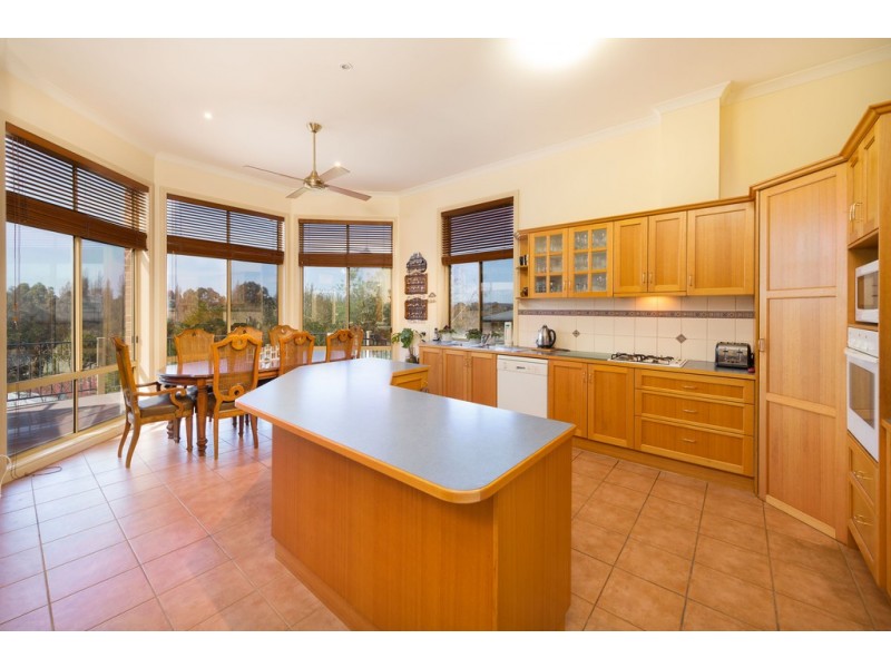 86 Michelle Avenue, Lavington NSW 2641