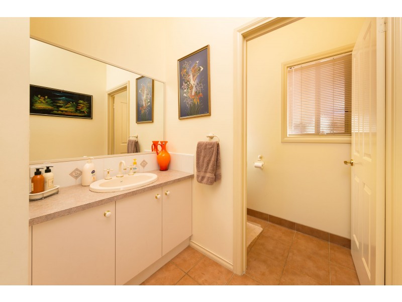 86 Michelle Avenue, Lavington NSW 2641