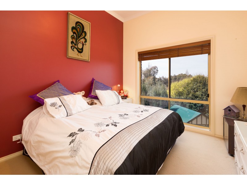 86 Michelle Avenue, Lavington NSW 2641